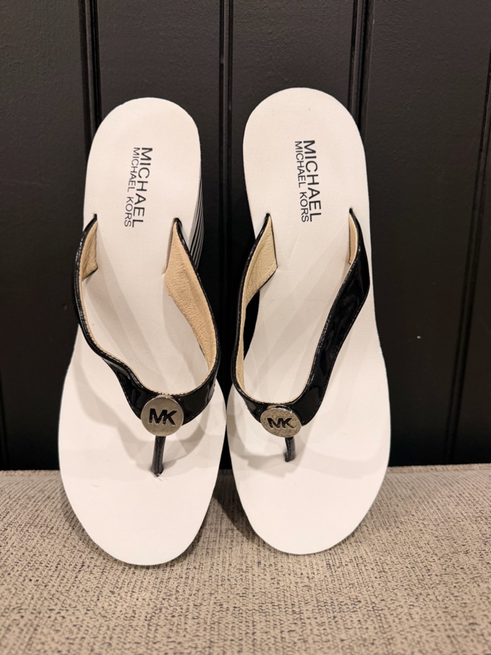 Michael Kors Black and White Striped Wedge Thong Sandals Size 7.5 - Picture 9 of 10